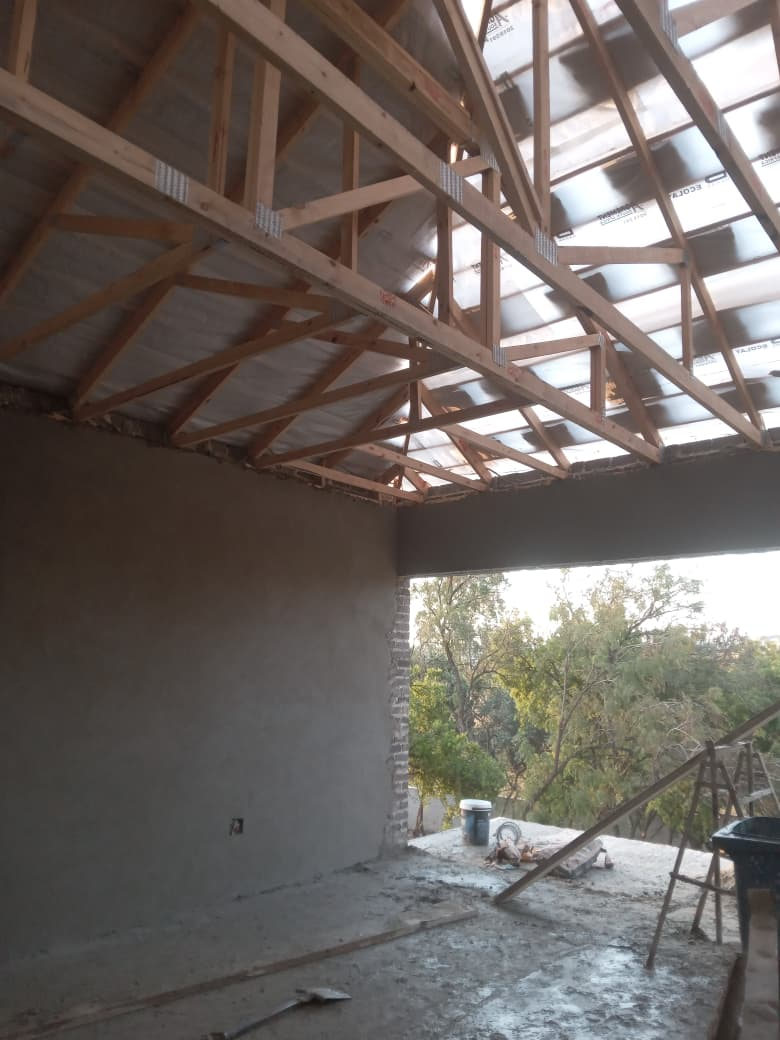 Roof trusses and plastering on a new build